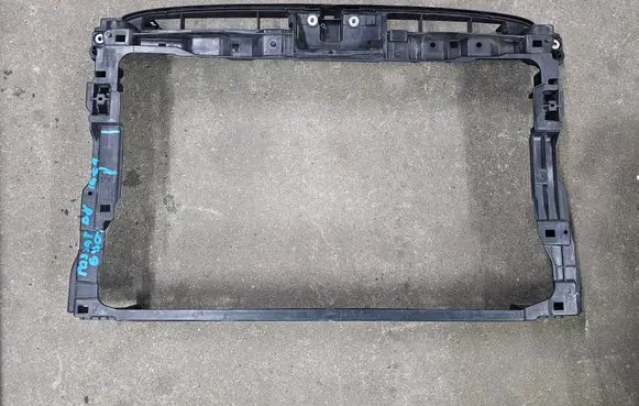 Volkswagen PASSAT B8 Radiator support slam panel 3G0805588
