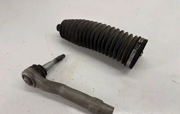 Alfa Romeo Stelvio Steering tie rod end 7852040501