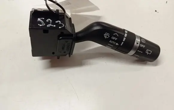 Mazda 3 II Wiper control stalk 17D682
