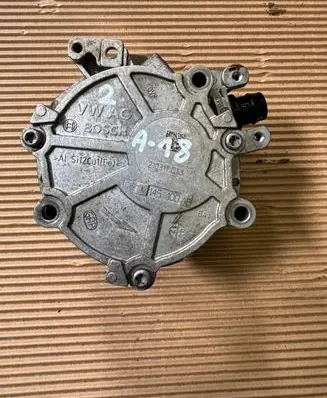 Audi A1 Vacuum pump 06K145100AE