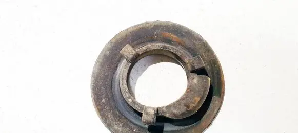 Chrysler PT Cruiser Front coil spring rubber mount 04656446ac