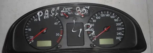 Volkswagen PASSAT B5.5 Speedometer (instrument cluster) 3B0920800A