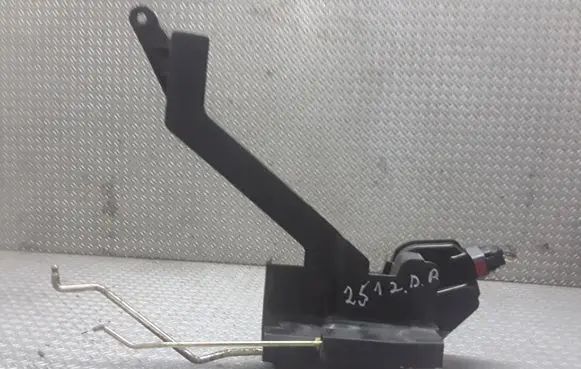 Hyundai Terracan Front door lock