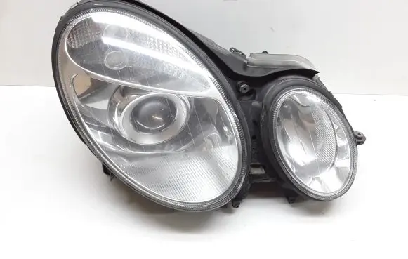 Mercedes-Benz E W211 Headlight/headlamp 5DV00829000 5DF00827950