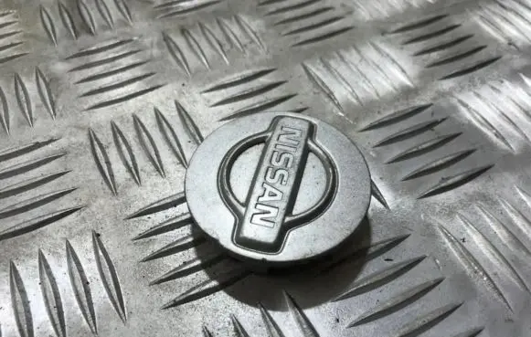 Nissan Maxima Original wheel cap 403435p010 40343-5p010