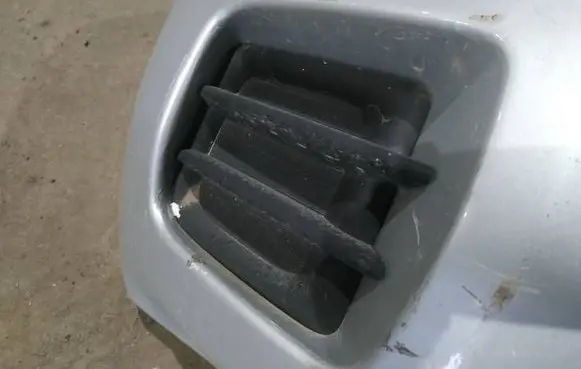 Mitsubishi Endeavor Front bumper lower grill