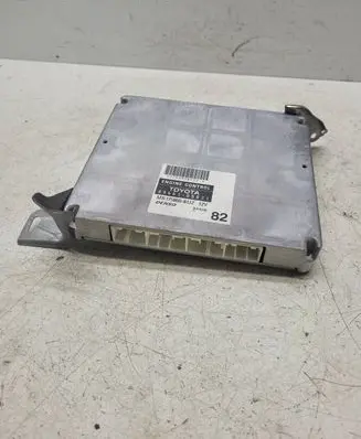 Toyota Avensis T250 Engine control unit/module 8966105821