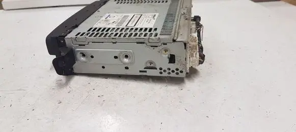 Nissan X-Trail T30 Radio/CD/DVD/GPS head unit 28185