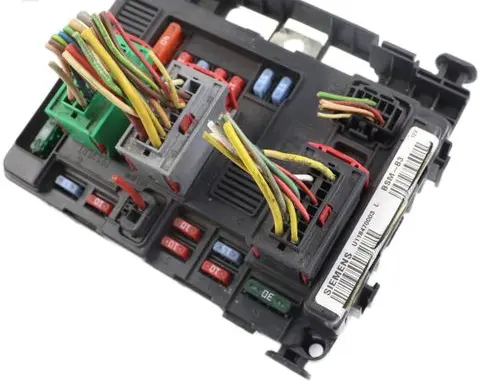 Citroen C4 I Picasso Fuse module 9650618480 U118470003L