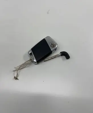 Volkswagen PASSAT B8 Ignition key/card 