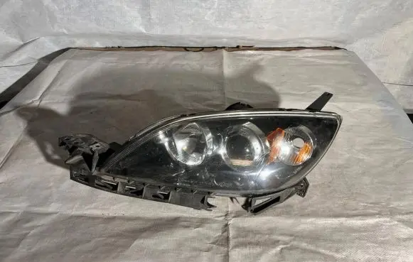 Mazda 3 I Headlight/headlamp