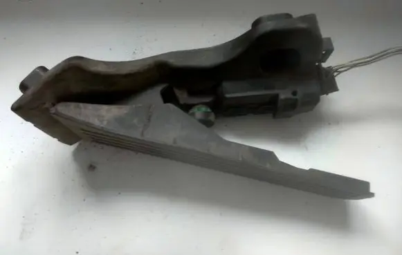 Volkswagen PASSAT B6 Accelerator throttle pedal 1K1723503L 6PV00860001 23906