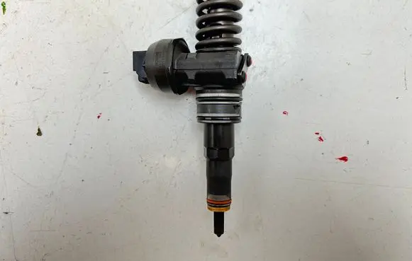 Skoda Roomster (5J) Fuel injector 0414720314