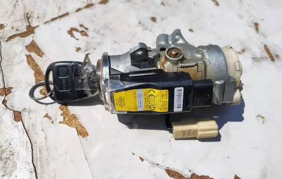Toyota Avensis T250 Ignition lock 45020287