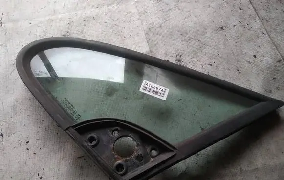 Peugeot 307 Front door vent window glass four-door as2