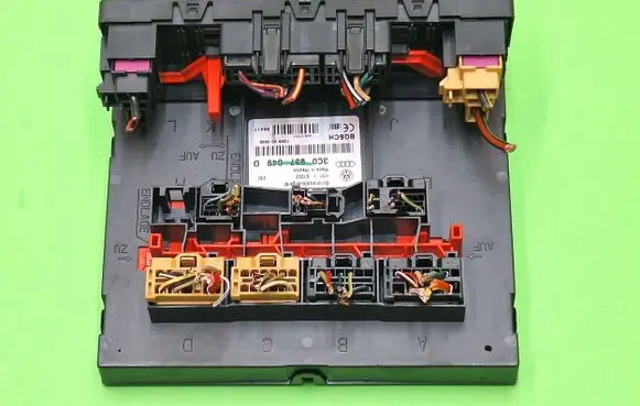 Volkswagen Golf Plus Comfort/convenience module 3C0937049D 00317117 F005V00525