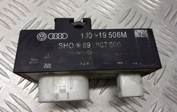Volkswagen Polo V 6R Coolant fan relay 1J0919506M