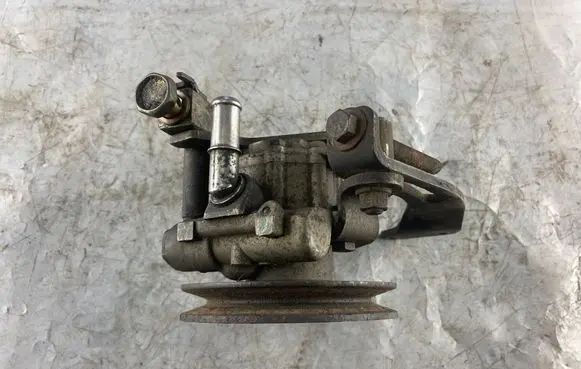 Audi A6 S6 C5 4B Power steering pump