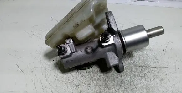 Audi A8 S8 D3 4E Master brake cylinder 4E0611301A