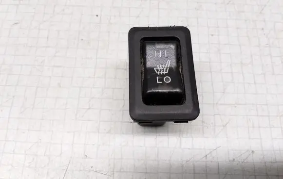 Mitsubishi Space Star Seat heating switch MR114342