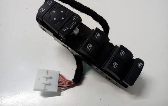 Renault Talisman Quarter vent window switch 254012326R