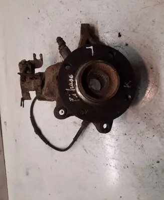 Citroen Xsara Picasso Front wheel hub