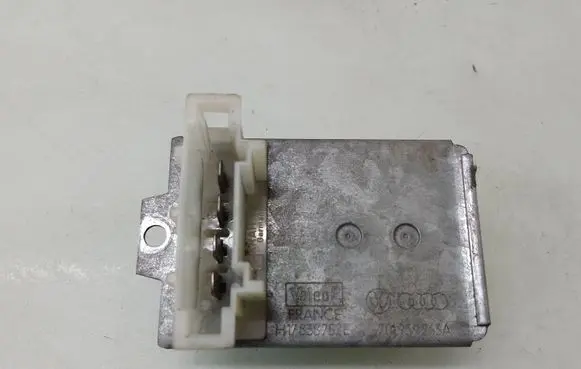 Volkswagen Golf III Heater blower motor/fan resistor 701959263A