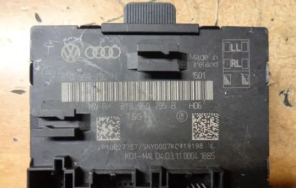 Audi A4 S4 B8 8K Door central lock control unit/module 8T0959795B
