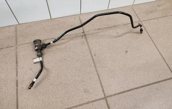 Nissan Note (E11) Clutch pipe/line 
