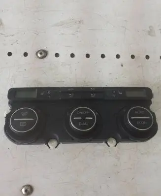 Volkswagen Touran I Climate control unit