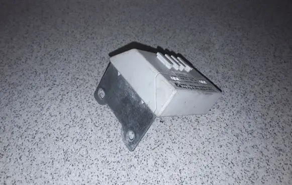 BMW 3 E46 Yaw turn rate sensor 65758386932 8386932