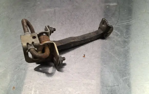 Volvo S60 Rear door check strap stopper 8650061 6670