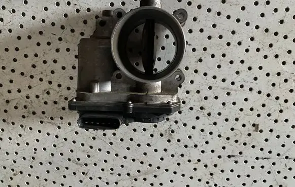 Subaru Outback Throttle valve 16112AA260