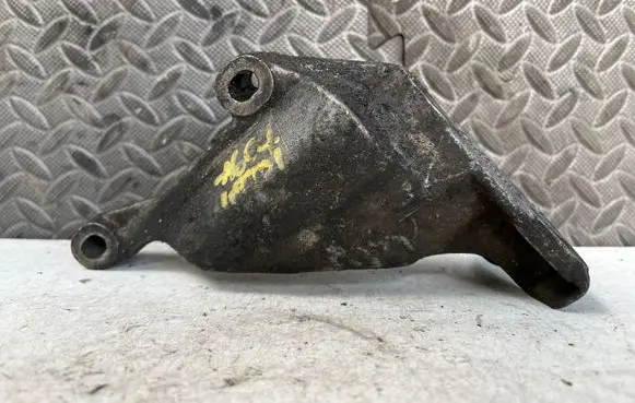 Audi A6 S6 C4 4A Power steering pump mounting bracket 028145531E