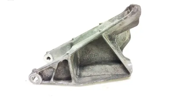 Engine mounting bracket