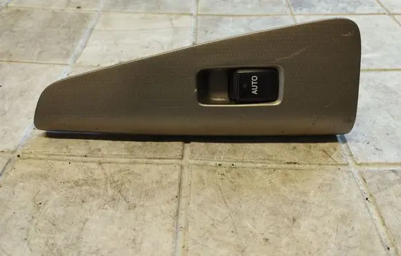 Toyota Corolla Verso E121 Electric window control switch 8403013030 7427113040