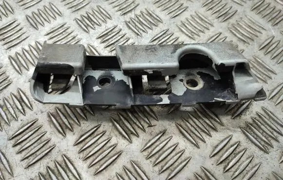 Peugeot 508 Fender mounting bracket