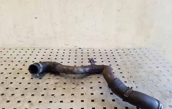 Engine coolant pipe/hose