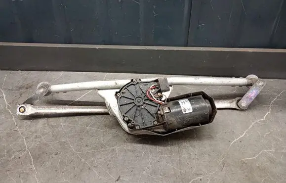 BMW 3 E36 Front wiper linkage 8363513