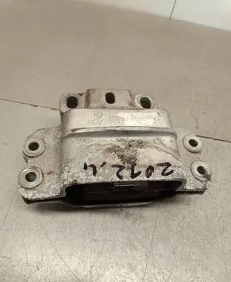 Engine mount bracket