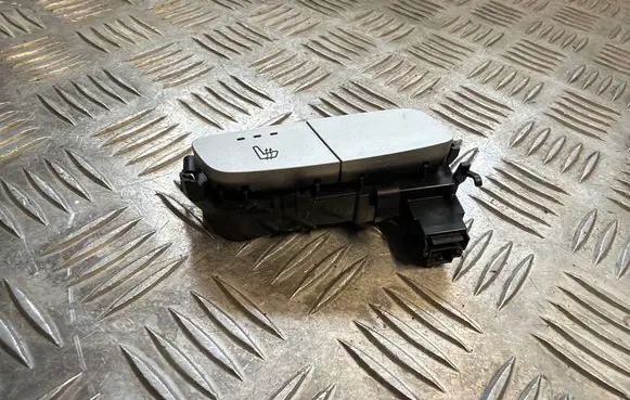 Mercedes-Benz C AMG W205 Seat heating switch A2139057302 6097 13089087