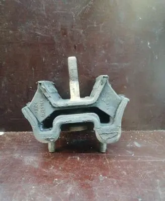 Mercedes-Benz ML W163 Engine mount bracket