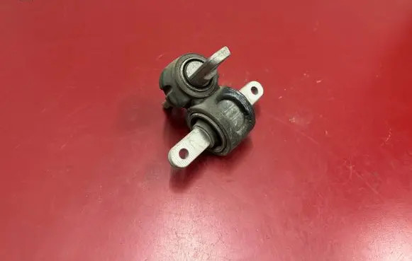 Chrysler Pacifica Rear axle beam mounts housing 68284220AD