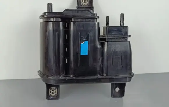 Active carbon filter fuel vapour canister