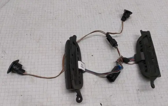 Opel Astra G Steering wheel buttons/switches 90561159