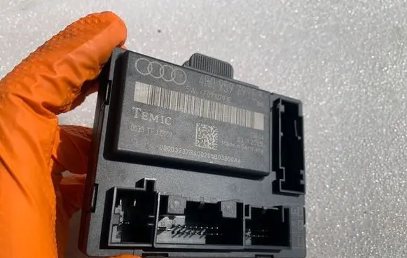 Audi A6 S6 C6 4F Door control unit/module 4F0959793E 4F0910793E 0033TFJ0001