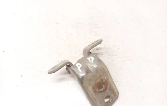 Nissan Primera Front door upper hinge 
