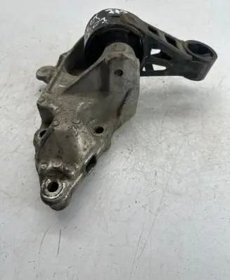 Peugeot 807 Engine mounting bracket 9633919880 1491083080