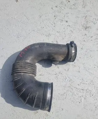 Mercedes-Benz E W211 Turbo air intake inlet pipe/hose A6480940197 8511883