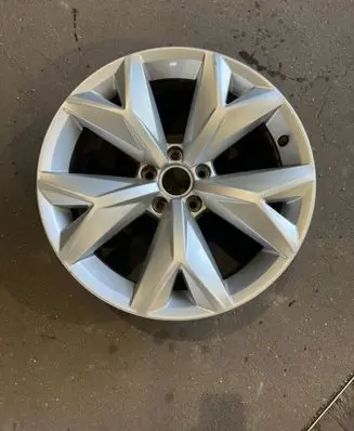 Volkswagen Atlas R18 alloy rim 3QF601025A